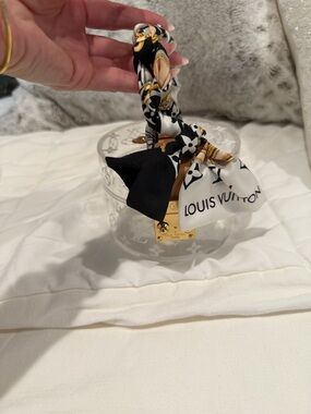 Louis Vuitton Scott Box with Black White and Gold Silk Twilly Tie (included)